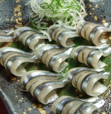 קיבינאגו: דגיגי הרינג טריים כסאשימי