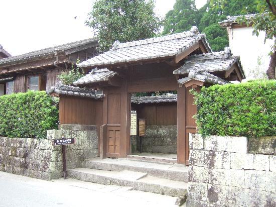 כניסה לבית סמוראי, צ'יראן