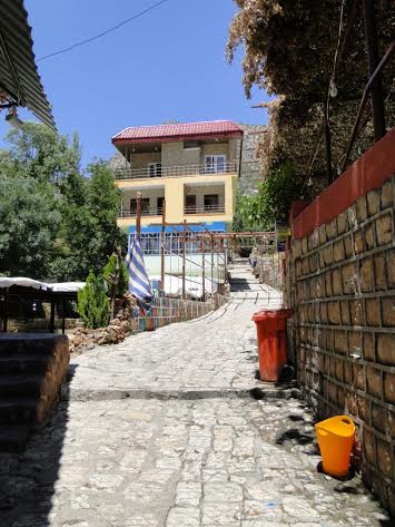 רחוב בכפר אמדייה