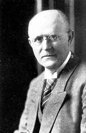 300px-artikel_46018_bilder_value_1_kabinett-held-iv-1