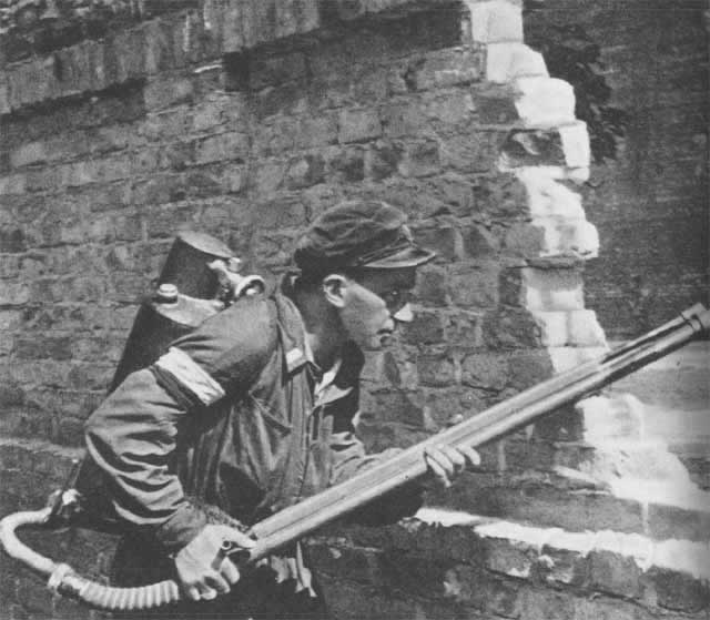 Warsaw_Uprising_-_Small_PASTa_-_Flamethrower