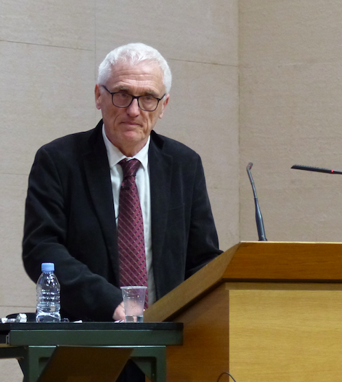 השטן ירד לעיירה - יאן גרוס